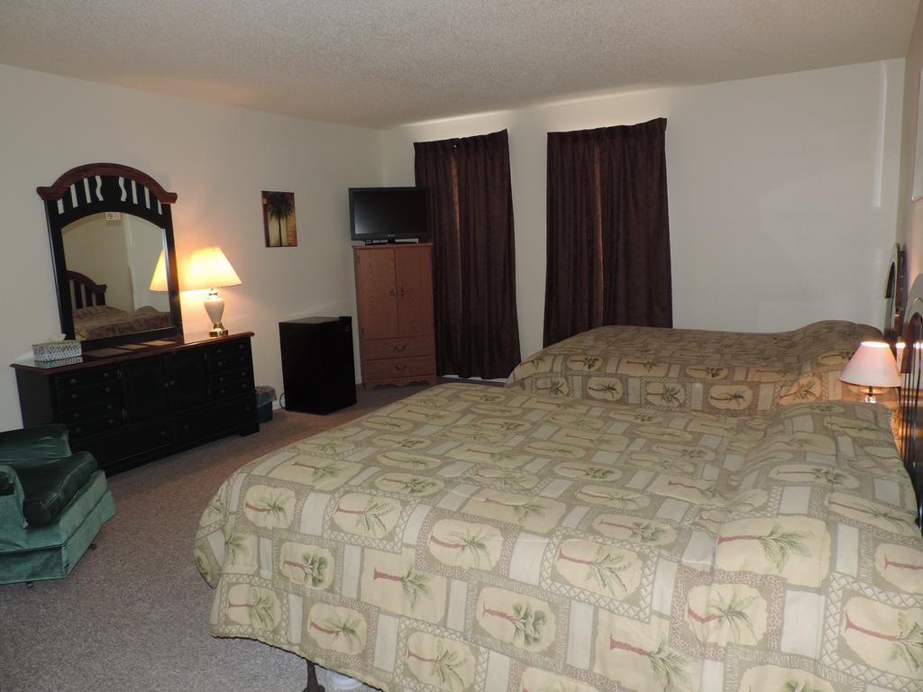 Hunters Lodge Motel Paducah Room photo
